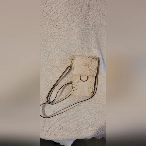 Cute crossbody - Picture 2 of 9